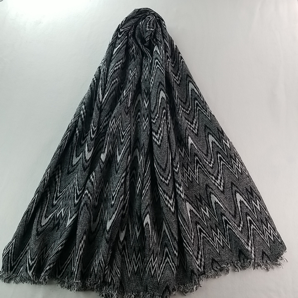 Vintage Woven Chevron Blanket Scarf Shawl Wrap Fringe Black White Gray